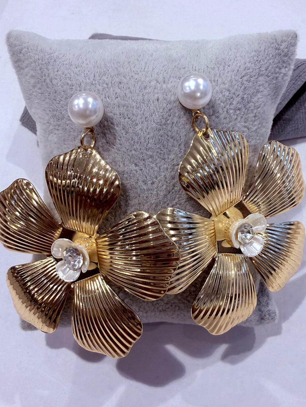 Orchid Shine Golden Earrings