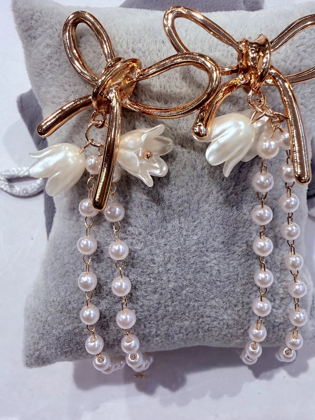 Knot and Pearls Earrings
