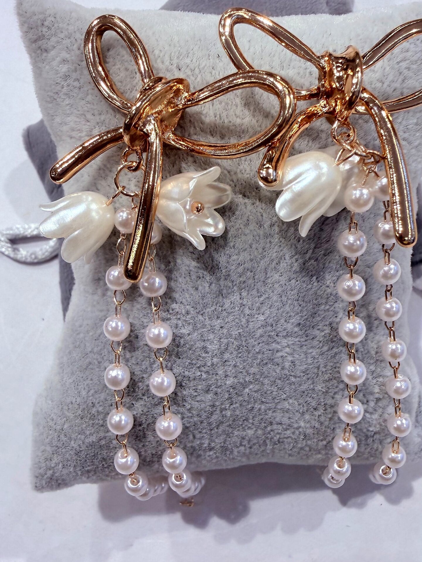 Knot and Pearls Earrings