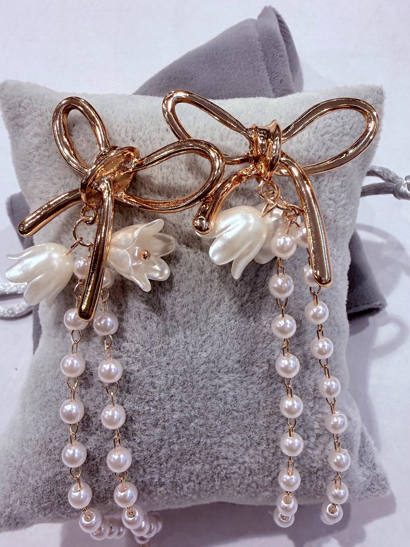 Knot and Pearls Earrings